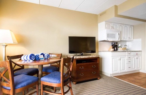 The Point Apartment | Unforgettable New England retreat with a true nautical feel