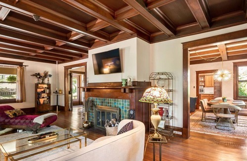 White Plains House | Unique 7-bd Oasis |10 min walk to NYC Express Train