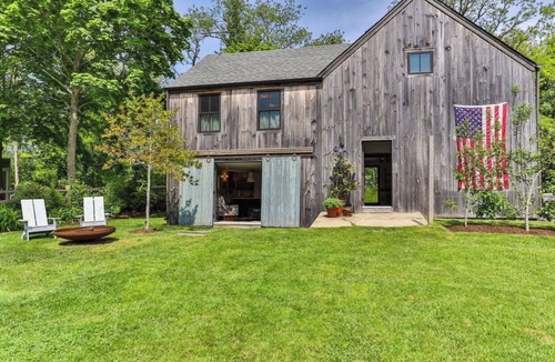 Sandwich House | Unique Sandwich Barn/House Compound - walk to beach and shops!