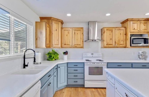 Orem House | Unique Shared Retreat: Spacious Private Rooms w/Shared Kitchen. Waffles too!