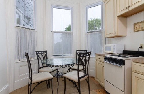 Fifth Ward Apartment | Unit 2, 1st floor 1 Bdrm, walk to mansion and beach