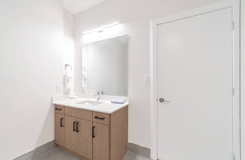 Dean Park Apartment | Unit 4 - Modern Fully Furnished 2 Bedroom Apartment