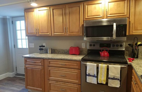 Gloucester Apartment | Updated 1 br steps to downtown, 3 beaches, Stacey Blvd, + Stage Fort Park