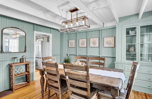 Niantic House | Updated Coastal Retreat Steps to Black Point Beach Sleeps 8