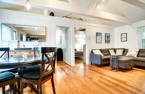 Hyannis Cottage | Updated Hyannis Home < 2 Mi to Beach & Golf!