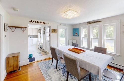 Dennis House | Updated Victorian cottage centrally located, near beaches, village and playground