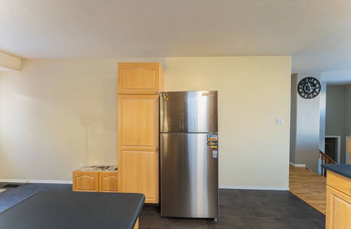 Hinton House | Upper Floor Shared Entry Close to Jasper