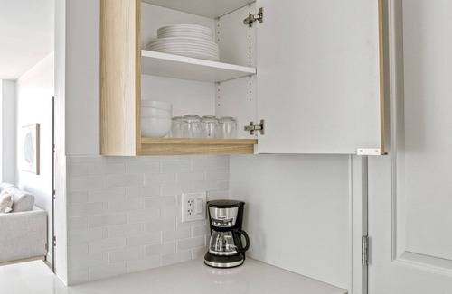 Cambridgeport Apartment | Upscale Cambridge 1BR w/Gym & W/D, walk to Harvard Bridge, by Blueground