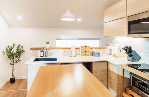 Kensington Apartment | Upscale Laneway Along the Bow River | A/C, WiFi