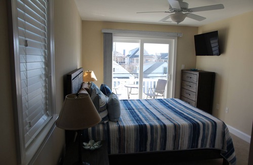 North End Condo | Upscale New 3BR 2nd Floor Condo 2 Blocks to Beach Walk to Boardwalk & Town