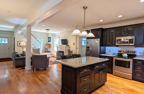 Meredith House | Uptown Charmer, Meredith near Winnipesaukee!