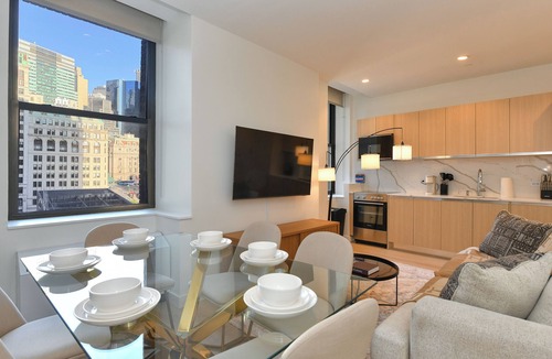 Financial District Apartment | Urban Escape : Bright 2BR/2BA in FiDi