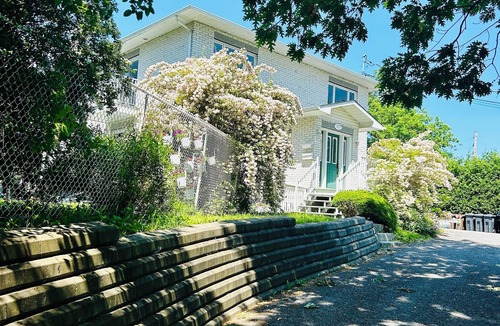 District Saint - Raymond - Vanier Apartment | 🌲Urban Tranquility - your retreat with easy access to city life minutes away.