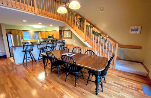 Bethlehem Villa | V3 Gorgeous Ski-in Mountain View Townhouse With Amazing Views in Bretton Woods