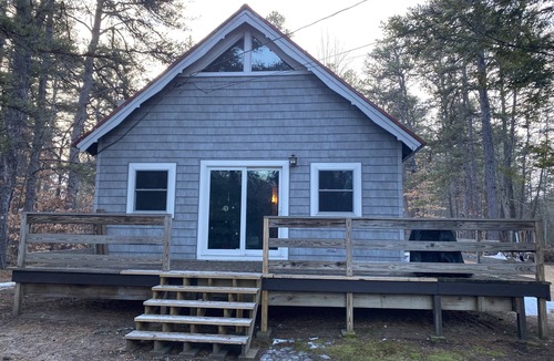 Freedom House | Vacation home near golf, skiing, shopping, & Private Beach Club at Lake Ossipee
