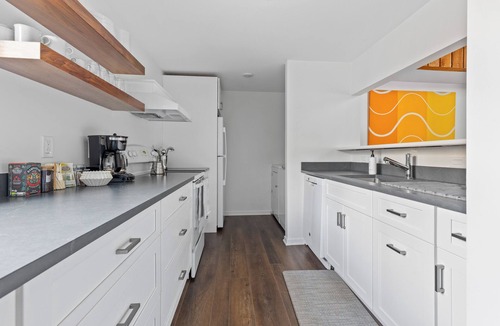 Jamaica Ski Chalet | Vermont A-Frame | Sleeps10, Hot Tub, Sauna, EV, AC