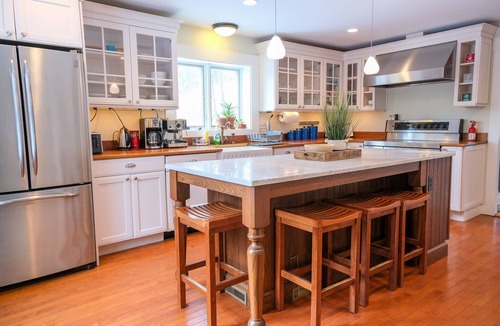 Ludlow House | Vermont Luxury Farmouse-Close to Okemo and Killington, Hot Tub & Custom Sauna