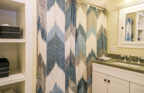 Ludlow House | Vermont Luxury Farmouse-Close to Okemo and Killington, Hot Tub & Custom Sauna