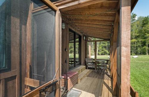 Wolcott Ski Chalet | Vermont Scandinavian Chalet B