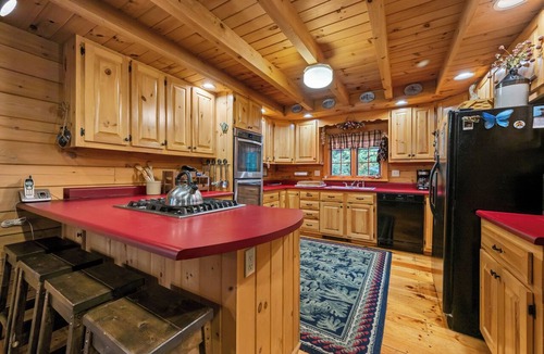 Rangeley Plantation House | VERY PRIVATE Rangeley Log Cabin | ATV & Snowmobile Access | Dog Friendly