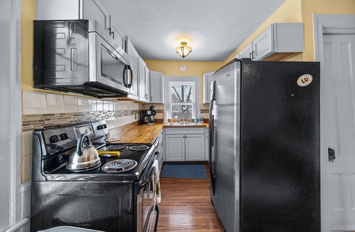 Penn Yan House | Victorian Home in Penn Yan ~ 1 Mi to Keuka Lake!