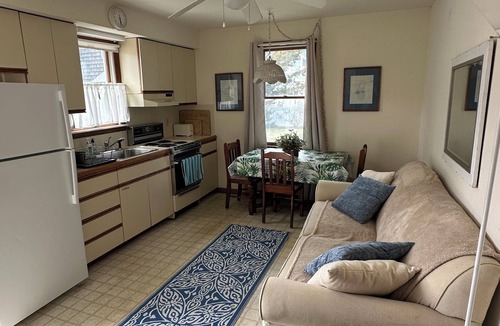 Avalon House | Victory Bungalow - 2 bed/1.5 bath - AC-Affordable-Clean - Sleeps 6+ Avalon, NJ