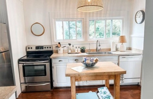 Naples House | Vineyard Cove Retreat - Canandaigua Lake, Serene Setting & Beautiful Views