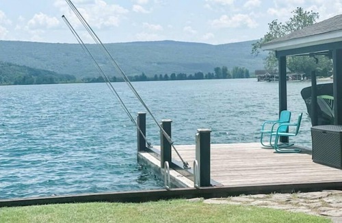 Naples House | Vineyard Cove Retreat - Canandaigua Lake, Serene Setting & Beautiful Views