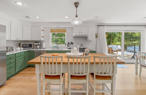 Tisbury House | Vineyard Haven Family Beach, Fire Pit & Garden View