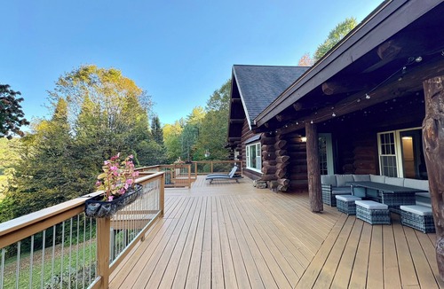 Proctor Cabin | VT Lodge Cabin w Mountain Views near Killington