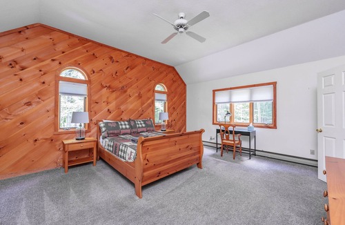 West Dover Ski Chalet | W. Dover Lodge 5 Miles from & Views of Mt. Snow