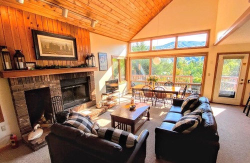Carroll House | W22 As Seen On TV! Cozy Bretton Woods condo with gorgeous views of the Ski Area; Fast WiFi, Cable!