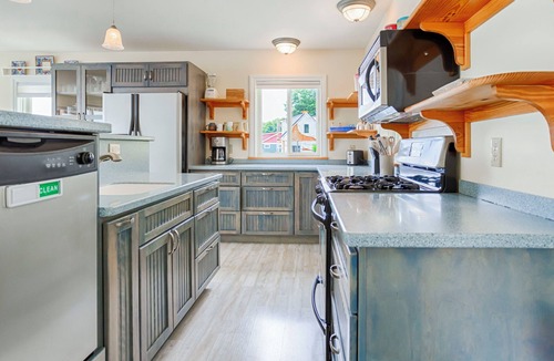 Town of Jerusalem House | Wake and Lake: "Right Along Keuka Lake Wine Trail!"