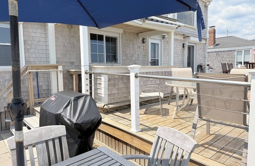 Ocean Bluff-Brant Rock House | Wake up to spectacular sunrises and the sound of waves at this great beach house