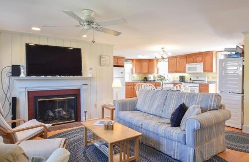 South Yarmouth House | Walk 3 Mins to Private Assoc Beach