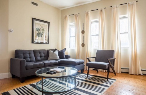 Downtown Boston Apartment | Walk everywhere - Seaport, North End, Beacon Hill. Steps from MBTA public transit. Keyless Entry!