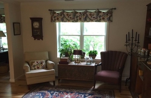 East Falmouth House | Walk to beach & close to Falmouth Village & restaurants, near Green Pond Harbor.