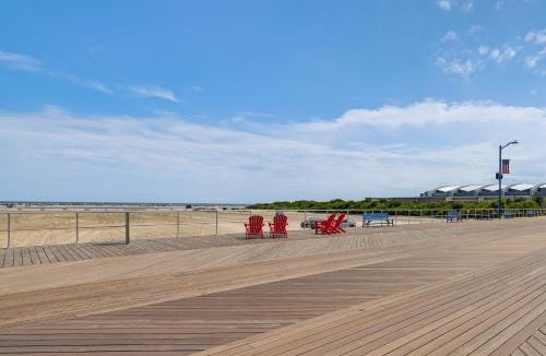 Wildwood House | Walk to Beach & Explore Boardwalk: Wildwood Escape
