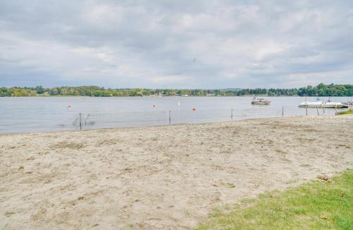 Edinboro House | Walk to Beach & Lake: Idyllic Escape in Edinboro!