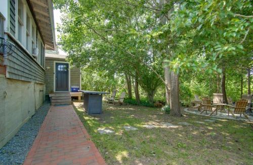 East Chop Apartment | Walk to Beach & Lighthouse: Oak Bluffs Studio!