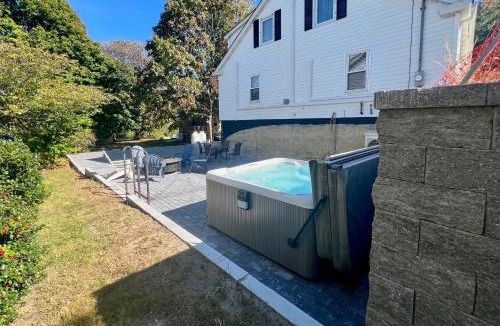Old Orchard Beach House | Walk to Beach: Maine Home w/Hot Tub & Deck!
