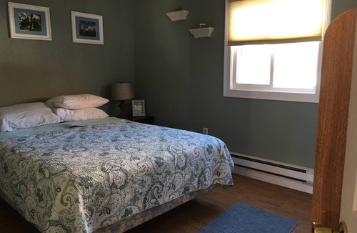 Misquamicut House | WALK TO BEACH! Misquamicut cottage Weekly rentals