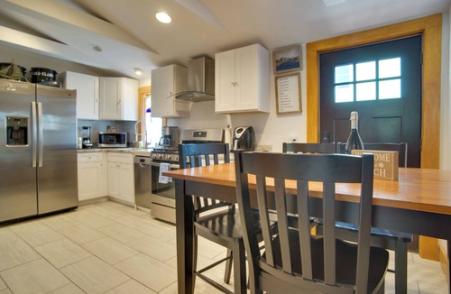 East Chop House | Walk to Beach! Oak Bluffs Home & Studio