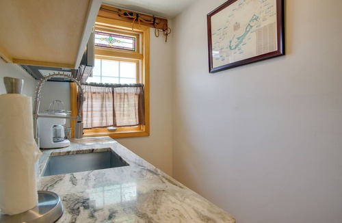 East Chop House | Walk to Beach! Oak Bluffs Home & Studio