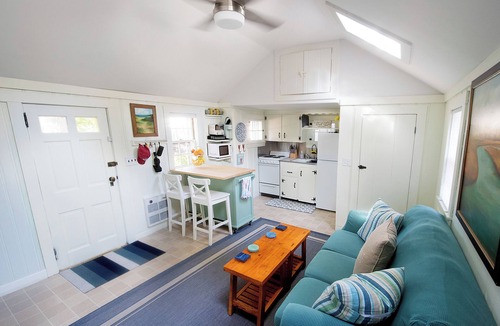 South Yarmouth House | Walk to Beach | Parking for 2 Cars | Close to Town