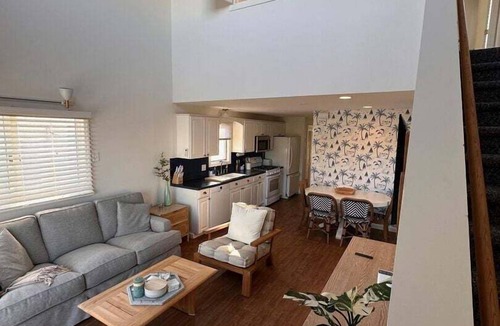 Jerusalem House | Walk to Beach! Renovated East Matunuck Home Near Dog Beach & Marina
