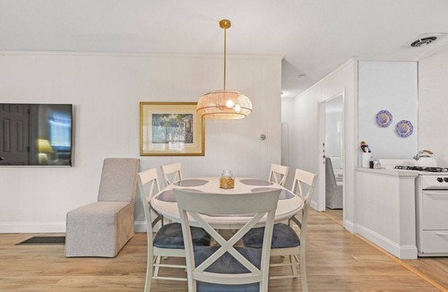 Hyannis Apartment | Walk To Beaches, Main Street, and Harbor. 3BR Cottage. Quiet Area. Captain Gosnold Village 17