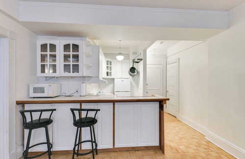 Beacon Hill Apartment | Walk to Boston Common: Bright Apt w/ Rooftop Deck