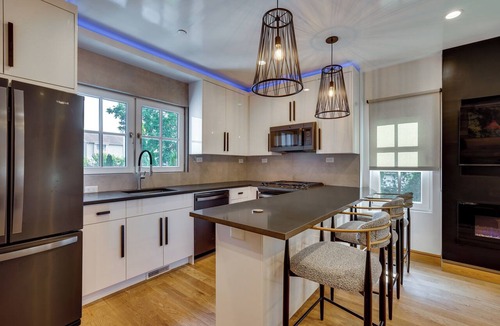 Cove - East Side - Shippan Condo | Walk to Dining & Marina! Modern Stamford Condo
