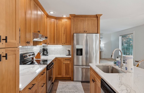 Kennebunk House | Walk to Dock Square! Firepit, Ping Pong, & Games!